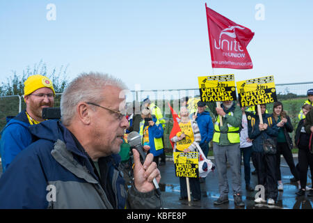 Anti-fracking protesta, poco plumpton, Nr Blackpool, Lancashire, Regno Unito. Il 29 settembre 2017. protestare contro fracking a Preston New Road sito gestiti da cuadrilla. accanto a locali sono stati gli attivisti da manchester, sindacalisti, Irlanda del nord e da un gruppo di quaccheri. Era presente anche i diruttori e contadino Giovanni toothill, che consente vicino a maple farm per essere utilizzato da anti fracking attivisti. foto di nick danby dalla consapevolezza roseacre gruppo. Credito: Steve bell/alamy live news. Foto Stock