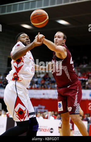 (L-r) craig brackins (diamond delfini), Nick fazekas (brave tuoni), 29 settembre 2017 - basket : 2017-18 b.lega b1 gioco di apertura tra kawasaki brave thunders - nagoya diamond delfini di todoroki arena di kanagawa, Giappone. (Foto di Giovanni osada/aflo sport) Foto Stock