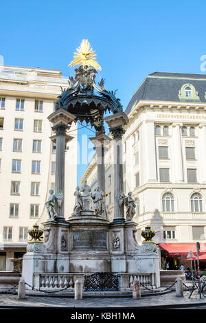 VIENNA, AUSTRIA - 29 AGOSTO: La fontana Josefsbrunnen a Hoher Markt a Vienna, Austria, il 29 agosto 2017. La fontana fu costruita nel 1732. Foto Stock