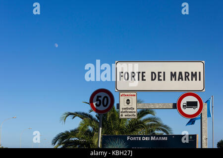 Forte dei Marmi, Italia - 25 agosto 2015: forte dei marmi city pensione in Italia, Toscana Foto Stock