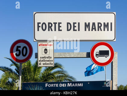 Forte dei Marmi, Italia - 25 agosto 2015: forte dei marmi city pensione in Italia, Toscana Foto Stock