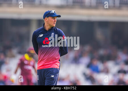 Londra, UK. Il 27 settembre 2017. Jason Roy nel campo. England v West Indies. Nella quarta Royal London un giorno a livello internazionale della Kia ovale David.ro Foto Stock