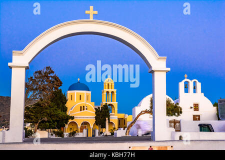 St George chiesa (ekklisia Agios Georgios) Oia - Santorini, Grecia, Europa Foto Stock