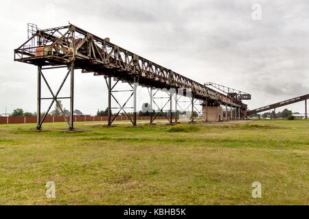 Peenemuende, Germania - 21 settembre 2017: territorio dell'esercito centro di ricerca. ww-ii sviluppato v-1 e V-2 razzi. una vista di una centrale a carbone di pl Foto Stock