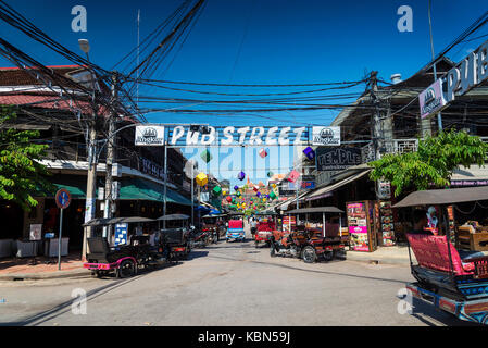 Pub street tourist area bar e ristorante di siem reap città nei pressi di Angkor Wat in Cambogia Foto Stock