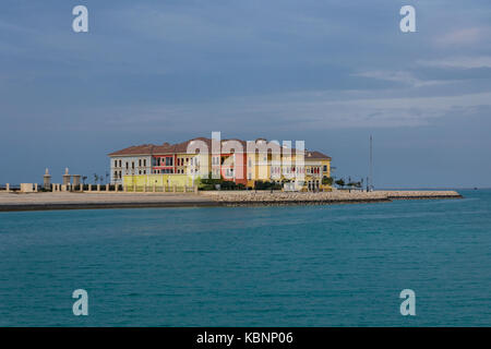 Moderni edifici di appartamenti nel quartiere Qanat la perla, Qatar Foto Stock