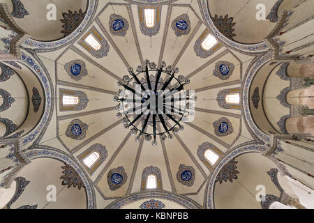 Cupola della chiesa bizantina Sergius Bacco, usata ora come moschea e conosciuta come Moschea Kucuk Aya Sofya o Moschea di Santa Sofia, Istanbul Turchia Foto Stock