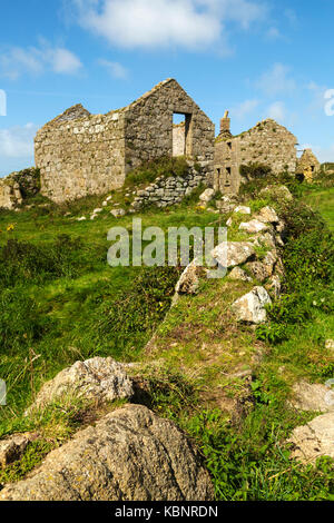 Fattoria abbandonata vicino pendower cove nel West Cornwall Foto Stock