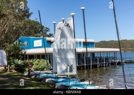 Caffè spumoso cafe e ristorante sul lago di Smiths, uno dei grandi laghi a metà costa nord del Nuovo Galles del Sud, Australia Foto Stock