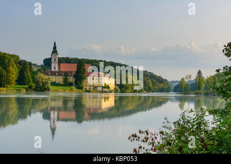 Castello monastero chiesa Schloss Vornbach, fiume Inn, Neuburg am Inn, Niederbayern, Bassa Baviera, Baviera, Baviera, Germania Foto Stock