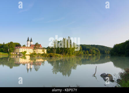 Castello monastero chiesa Schloss Vornbach, fiume Inn, Neuburg am Inn, Niederbayern, Bassa Baviera, Baviera, Baviera, Germania Foto Stock