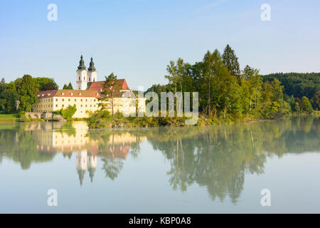 Castello monastero chiesa Schloss Vornbach, fiume Inn, Neuburg am Inn, Niederbayern, Bassa Baviera, Baviera, Baviera, Germania Foto Stock