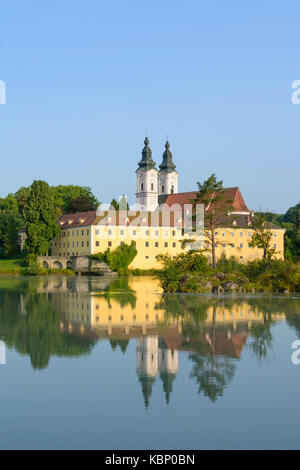 Castello monastero chiesa Schloss Vornbach, fiume Inn, Neuburg am Inn, Niederbayern, Bassa Baviera, Baviera, Baviera, Germania Foto Stock