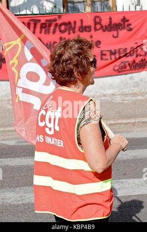 In sciopero i dipendenti di ospedale psichiatrico di protesta contro le condizioni di lavoro, Bron, Francia Foto Stock