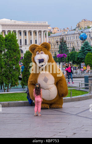 KIEV , UCRAINA - GIUGNO 05 : il Maidan Nezalezhnosti a Kiev Ucraina il 05 Giugno 2017 è una delle piazze principali della città situata su Khreshchatyk Stree Foto Stock