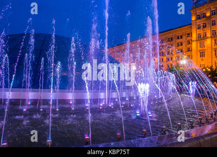 Le fontane sul Maidan Nezalezhnosti a Kiev Ucraina Foto Stock