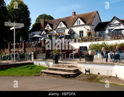La flotta inn sulle rive del fiume Avon, twyning, Tewkesbury, Gloucestershire, Regno Unito Foto Stock