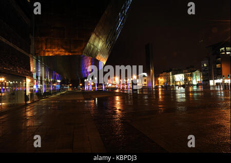 Wales Millennium Centre e Roald Dahl Plass. Cardiff. Foto Stock