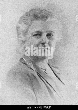 Una fotografia storica di Mercedes Tella, risalente al 1927, che cattura un momento nel tempo della vita di questo individuo. Foto Stock