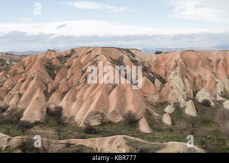 Valle del Pigeon - canyon panoramico vicino alle città di Goreme e Uchisar. Cappadocia, Turchia Foto Stock