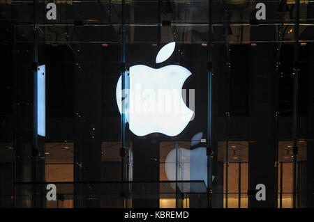 New York City - giugno 25, 2008: flagship store di Apple sulla Quinta Avenue in New York City. Foto Stock