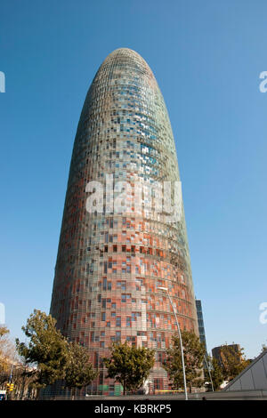 Barcellona, Spagna - 10 marzo: Torre Agbar progettata da Jean Nouvel il 10 marzo 2013. Foto Stock