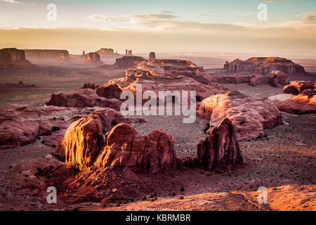 Utah - frontiera ariziona, panorama della valle monumento da un punto remoto di vista, noto come hunt mesa Foto Stock