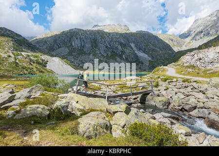 Vista sul lago della bassa cornisello Europa, Italia, Trentino, valle del Nambrone, valle del Rendena, Carisolo, Sant'Antonio di Mavignola, Madonna di Cam Foto Stock