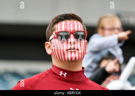 Philadelphia, Pennsylvania, USA. Il 30 settembre, 2017. Tempio ventola prima che la partita contro Houston al Lincoln Financial Field di Filadelfia in Pennsylvania Credito: Ricky Fitchett/ZUMA filo/Alamy Live News Foto Stock