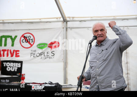 Manchester, Regno Unito. 30 Settembre, 2017. Ron Sanchez parlando a un arresto della coalizione bellica incontro a Manchester, 30 settembre, 2017 (C)Barbara Cook/Alamy Live News Credito: Barbara Cook/Alamy Live News Foto Stock