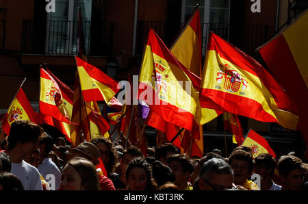 Palma di Maiorca, isole Baleari, Spagna. Il 30 settembre, 2017. In Spagna ci sono tutti. Manifestazione in Malllorca per mostrare insoddisfazione circa il referendum catalano. I dimostranti gridano a favore dell unità della Spagna.La manifestazione si svolge il giorno prima il catalano il referendum sull indipendenza. Il governo spagnolo è totalmente contrario e ritiene che sia illegale. Clara Mrg/Alamy Live News Foto Stock