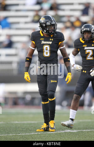 30 settembre 2016: Towson Tigers defensive back Monty Fenner #8 in azione durante il gioco tra la Towson tigri e il Villanova Wildcats a Johnny Unitas Stadium di Towson, MD. Kenya Allen/CSM Foto Stock