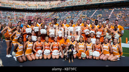 30 settembre 2017: Tennessee volontari spirito team prima della NCAA Football gioco tra la University of Tennessee volontari e l'Università di Georgia Bulldogs a Neyland Stadium di Knoxville, TN Tim Gangloff/CSM Foto Stock