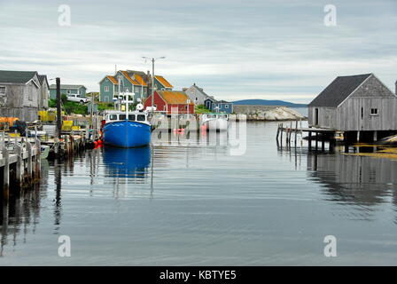 Porto e città di Peggy's Cove sulla sponda orientale del St. Margaret's Bay a Halifax, Nova Scotia, Canada Foto Stock