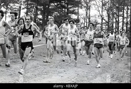 Bruce Bickford (6) competere nel 1979 aau cross country Championships. Foto Stock