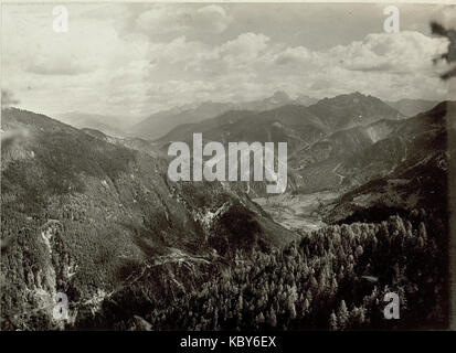 Blick auf die Nebria vom Beobachtungsstand der Positionsbatterie Nro. 29, Kote 1488. Aufgenommen, am 15.Settembre 1915. Standpunkt, Kote 1488 (BildID 15461819) Foto Stock