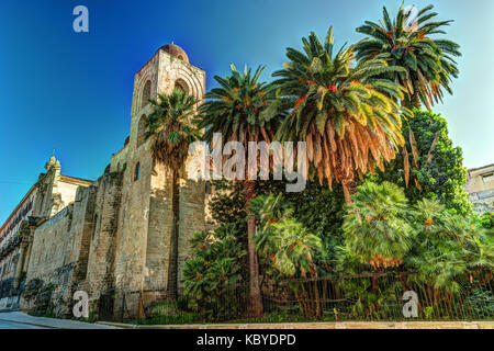 San Giovanni degli Eremiti chiesa in palermo sicilia. Foto Stock