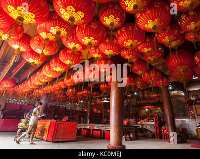 Tua Pek Kong o noto anche come vihara budhi bhakti viene pubblicizzato come il più antico kong hu cu tempio situato presso la città di Nagoya batam, Indonesia. Foto Stock