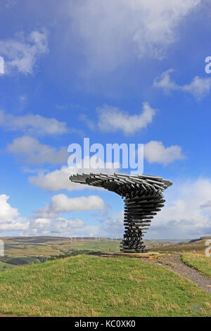 Il canto squillo scultura di albero su di una collina che affaccia burnley, lancashire Foto Stock