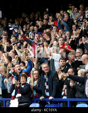 Burnley il fans celebrano il loro lato del primo gol segnato da Jeff hendrick durante il match di premier league a Goodison Park di Liverpool. Foto Stock