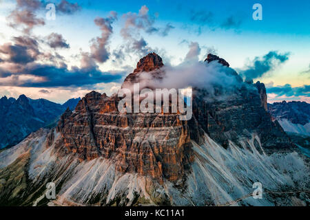 Il parco naturale nazionale tre cime di Lavaredo nelle Dolomiti alpi. bellissima natura dell'Italia. Foto Stock