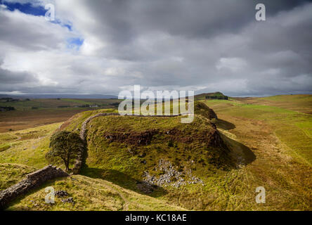 Balze winshield è il punto più alto del romano del II secolo fortificazione difensiva del vallo di Adriano. northumberland, Inghilterra. Foto Stock