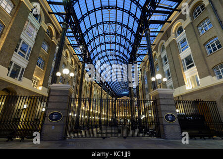 Il fieno la Galleria, Battle Bridge Lane, London, Regno Unito Foto Stock