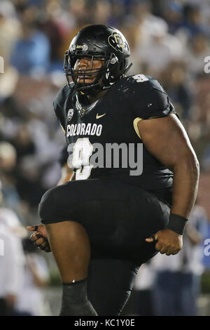 Pasadena, CA. Il 30 settembre, 2017. Colorado Buffaloes naso affrontare Javier Edwards (9) festeggia dopo una fermata al centro nel gioco tra il Colorado bufali e la UCLA Bruins, il Rose Bowl di Pasadena, CA. Peter Joneleit Credito: csm/Alamy Live News Foto Stock