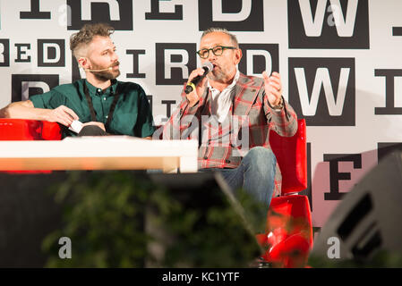 Firenze, Italia. 1 ott 2017. Il cuoco italiano bruno barbieri e il cantante italiano nina zilli, intervistato a Wired Next Fest 2017 nel Salone dei cinquecento di Palazzo Vecchio a Firenze, Italia. Credito: mario carovani/alamy live news. Foto Stock