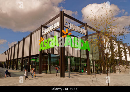 Asda superstore a Baroni Quay, Northwich, Cheshire, Inghilterra, Regno Unito. Foto Stock