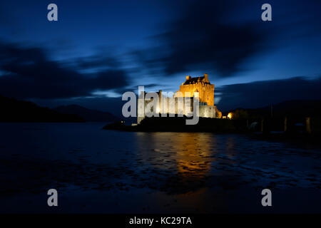 Eilean Donan Castle nel proiettore Foto Stock