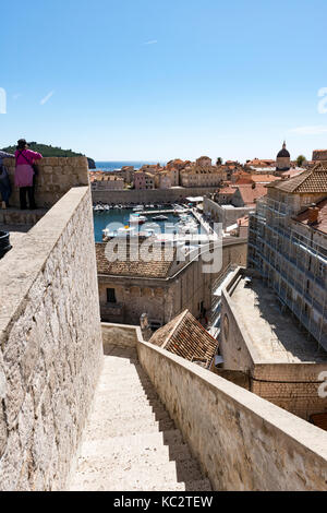 Dubrovnick antiche mura della città Foto Stock