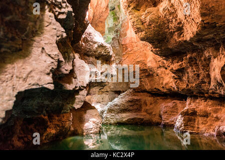 Il canyon del fiume Novella visto dal kayak, Santa Giustina Lago, Val di Non, in provincia di Trento, Trentino Alto Adige, Italia, Europa Foto Stock