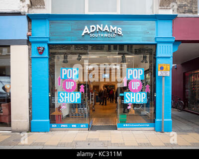 Un birrificio Adnams pop up shop in Cambridge city centre REGNO UNITO Foto Stock